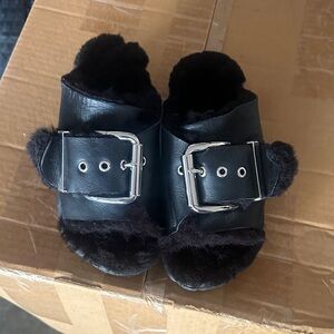 4cceees Furry Buckle Sandals